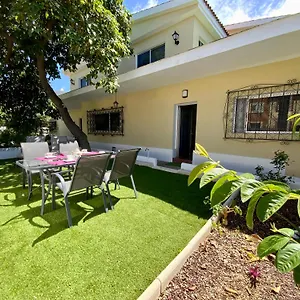 https://la-casa-de-flor.tenerifehoteles.net